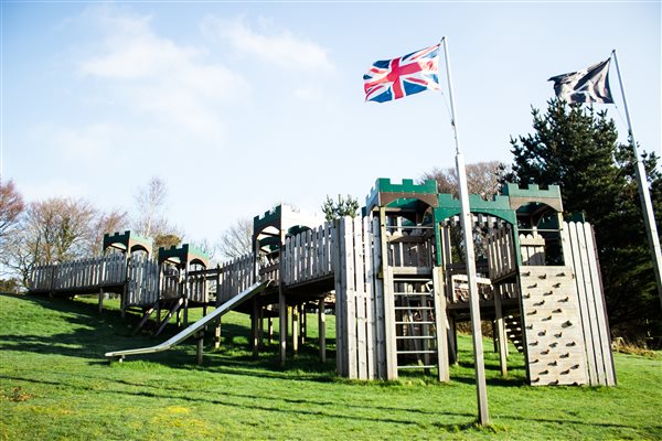 Glynn Barton Cottages Giant Outdoor Fort